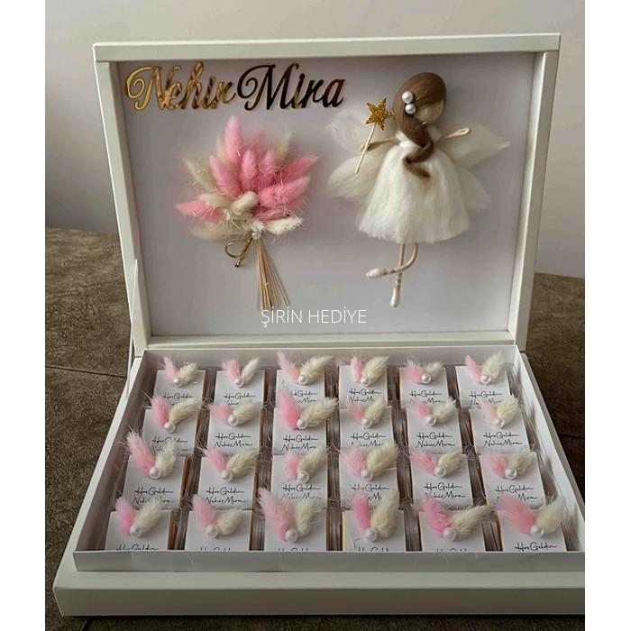 48 ad Kutuda Peri Bebekli Çiçekli İsimli Çikolata Kutusu