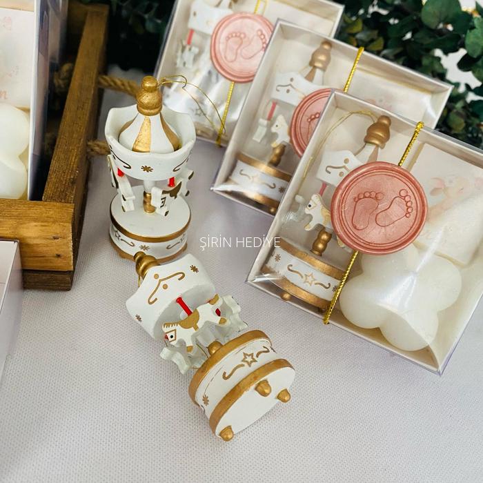 Ahşap Atlı Karınca Bubble Mum İsimli Çikolata  Hediyelik Seti