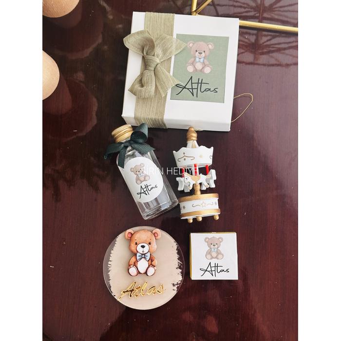 Ahşap Atlı Karınca Şişede Kolonya  İsme Özel Çikolata Pleksi Magnet Seti