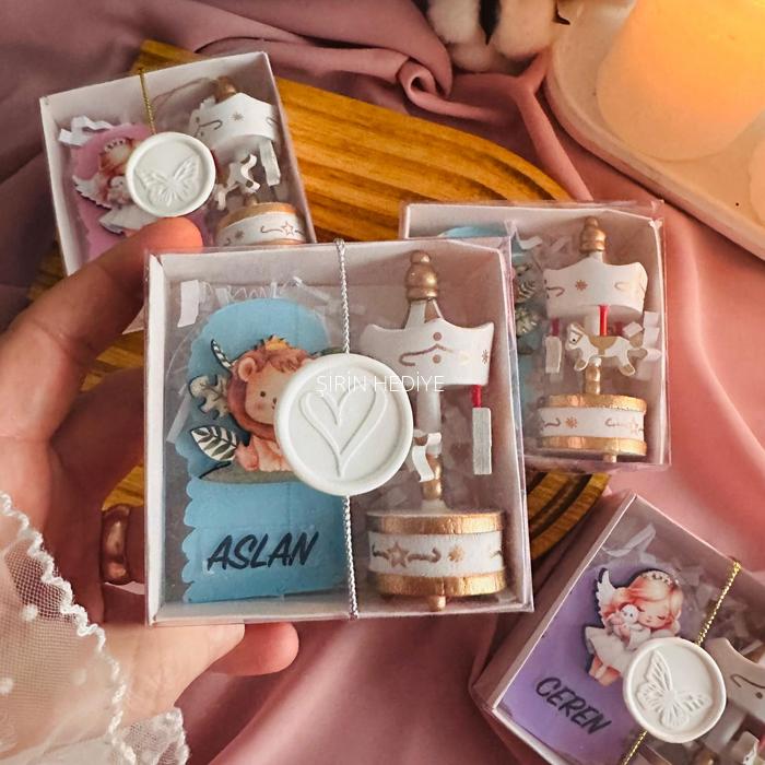 Ahşap Figürlü Şeffaf Boyalı Pleksi Ve Atlı Karınca Hediye Kutusu