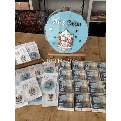 Atlı Karınca Ahşap Figür Şeffaf Boyalı Pleksi Mavi Erkek Bebek Kapı Süsü İsimlik 30x30cm