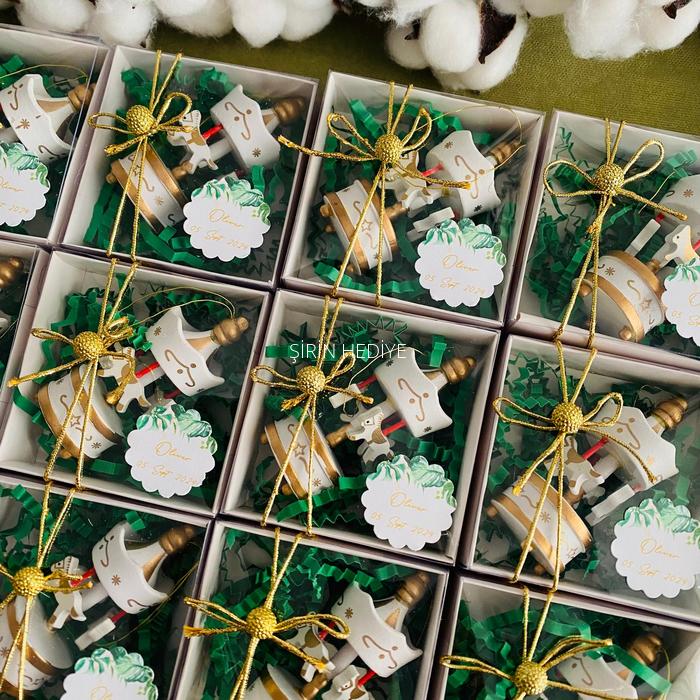 Beyaz Ahşap Atlı Karınca Bebek Doğum Günü Hediyelikleri