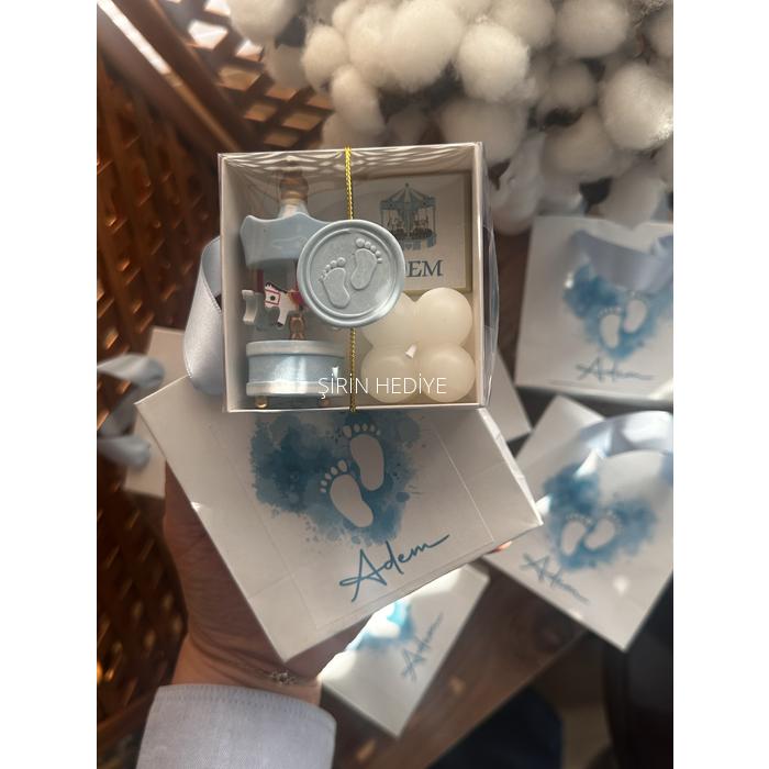 Çantalı Mavi Ahşap Atlı Karınca Mum Çikolata Seti