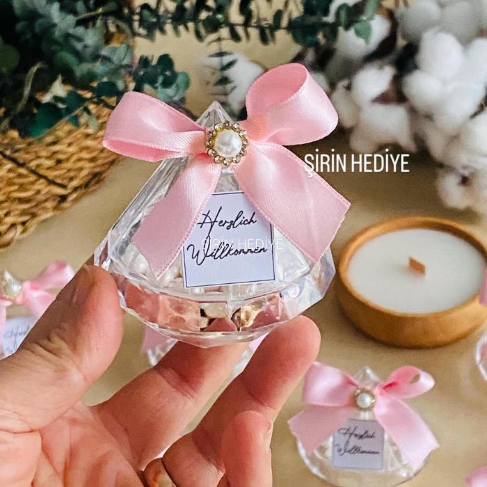 Elmas Şeklinde Mika Kutuda İnci Şekerli Hediyelik