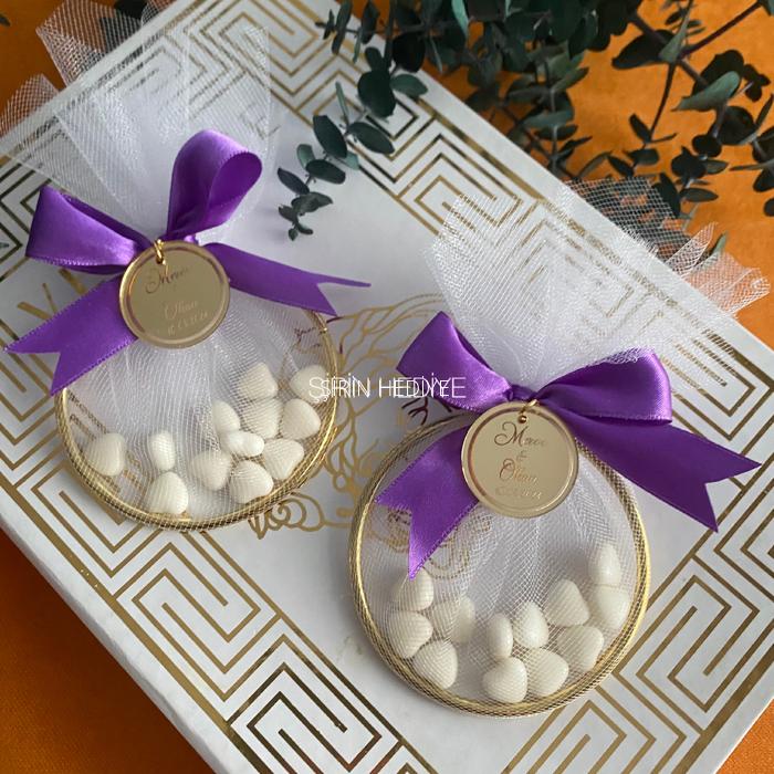 Gold Metal Halka Pleksi Üzerine Yazı Kalp Şekerli Dağıtmalık Hediyelik