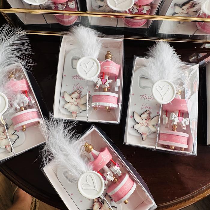 İsme Özel Figürlü Açacak Magnet Atlı Karınca Hediye Kutusu