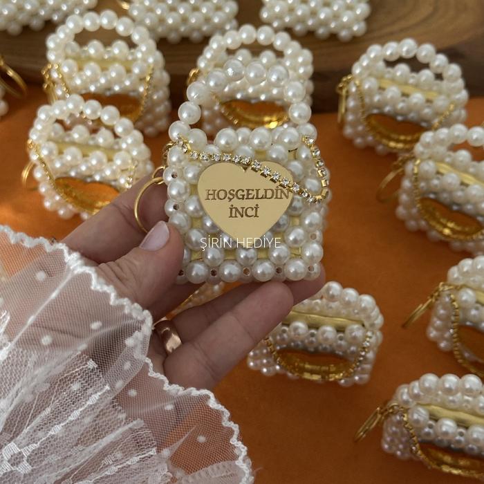 İsme Özel Pleksi Ayna Çikolatalı İnci Çanta Anahtarlık 