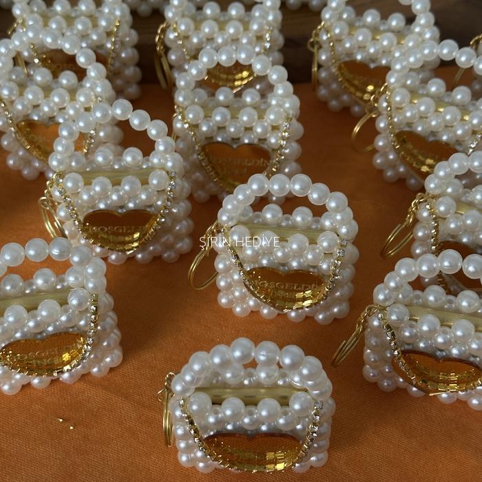 İsme Özel Pleksi Ayna Çikolatalı İnci Çanta Anahtarlık 