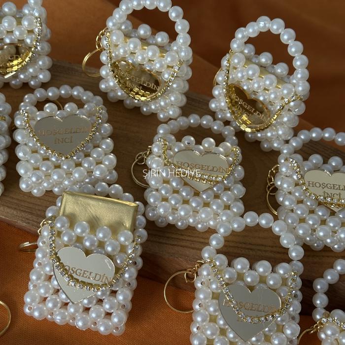 İsme Özel Pleksi Ayna Çikolatalı İnci Çanta Anahtarlık 