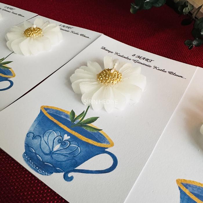 Kadınlar Günü Özel Kartlı Papatyalı Mum 