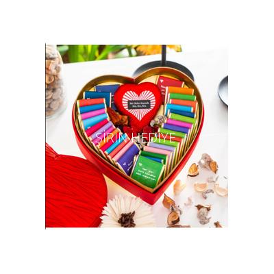 Kalp Kutulu Seni Sevmemin 32 Sebebi Çikolata Hediye Sepeti