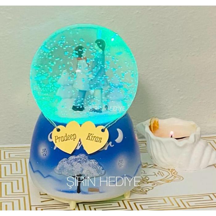 Kişiye Özel Sevgili Temalı Kar Püskürtmeli Işıklı Müzikli Kar Küresi