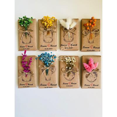 Kraft Kağıda Sarılı Doğal Çiçekli Büyük Boy Çikolata Hediyelikleri