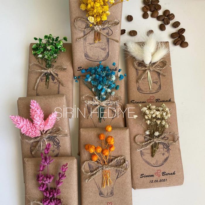 Kraft Kağıda Sarılı Doğal Çiçekli Büyük Boy Çikolata Hediyelikleri