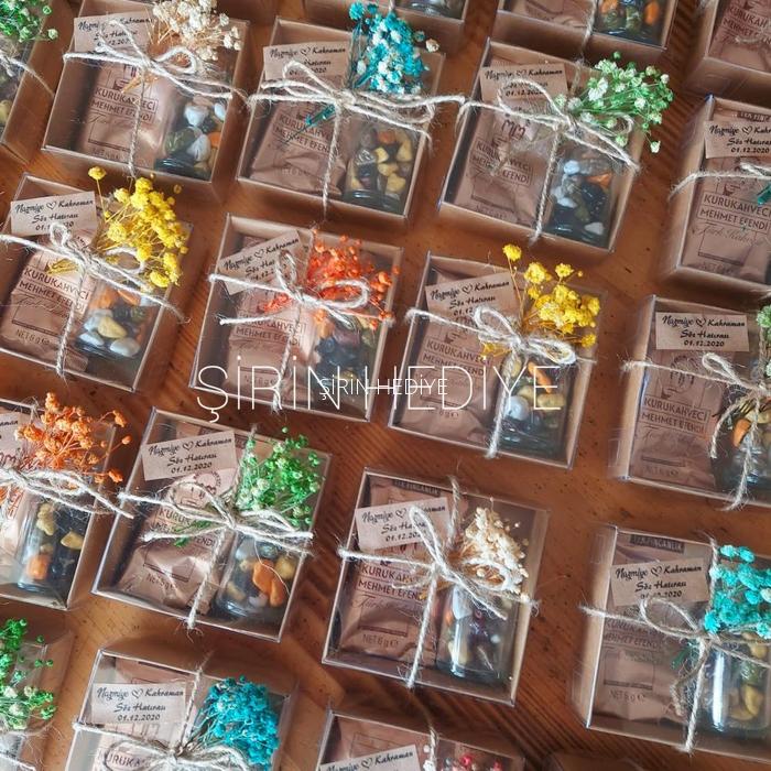 Kraft Kutuda Doğal Çiçekli Nişan Nikah Hediyelikleri