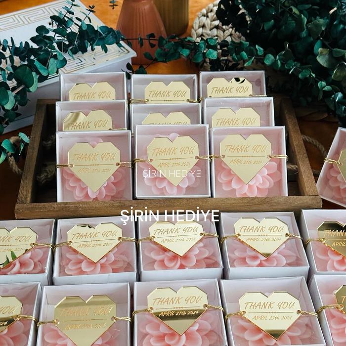 Lotus Çiçek Mum - Kişiye Özel Pleksi Prizma Kalp Ayna