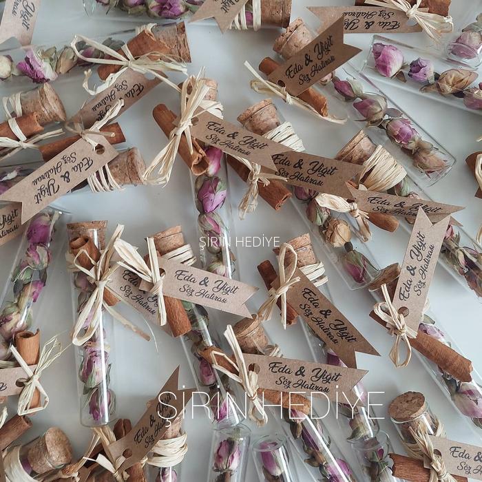 Magnetli Tüp Şişede Tarçınlı Gül Çayı Hediyelik