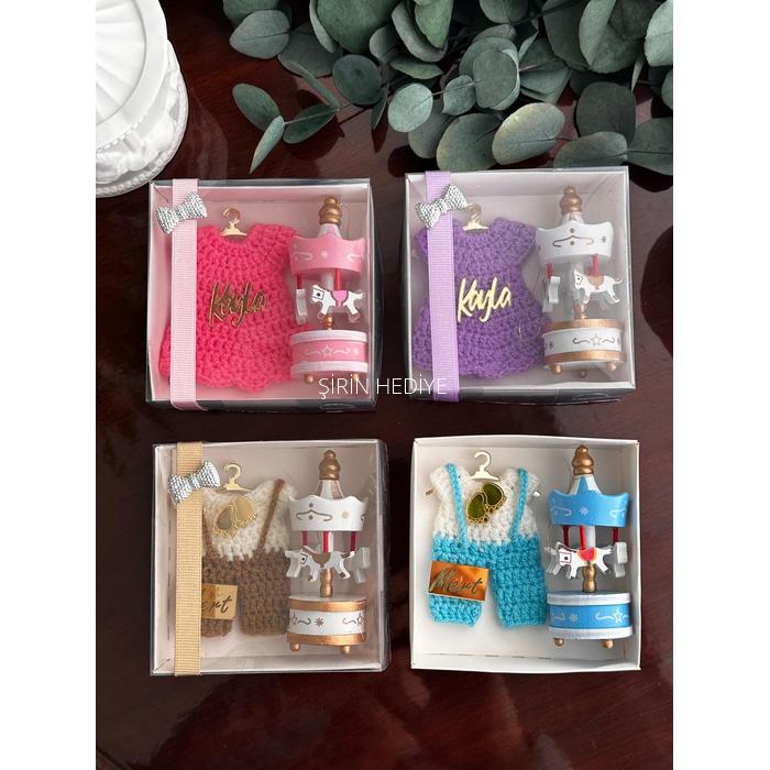 Örgü Mini Elbise Magnet ve Ahşap Atlı Karınca Hediyelikleri
