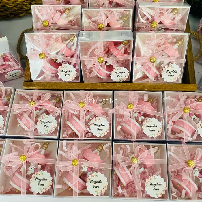 Pembe Ahşap Atlı Karınca Bebek Doğum Günü Hediyelikleri