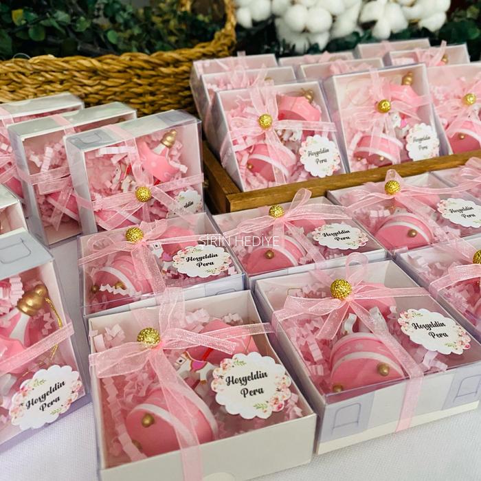 Pembe Ahşap Atlı Karınca Bebek Doğum Günü Hediyelikleri