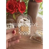 Pleksi Çanta İçinde İsme Özel Çikolatalı İnci Çanta Anahtarlık Hediyesi