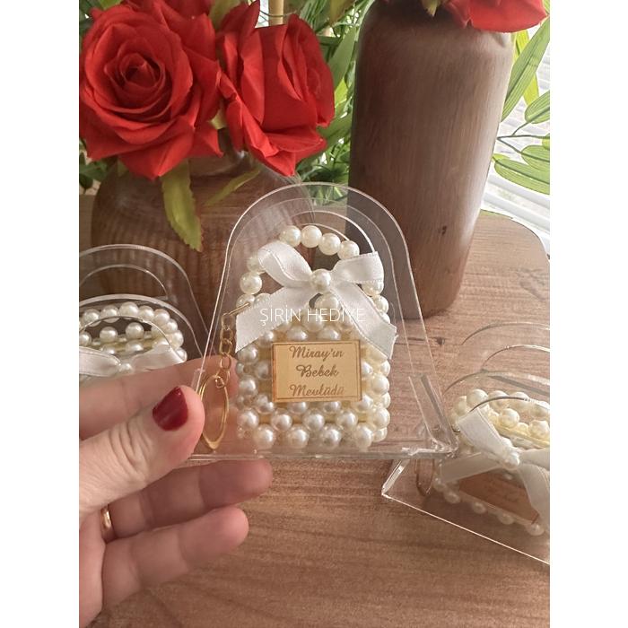 Pleksi Çanta İçinde İsme Özel Çikolatalı İnci Çanta Anahtarlık Hediyesi