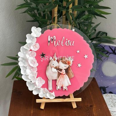 Şeffaf Boyalı Pleksi Pembe Kız Bebek Kapı Süsü İsimlik 30x30cm