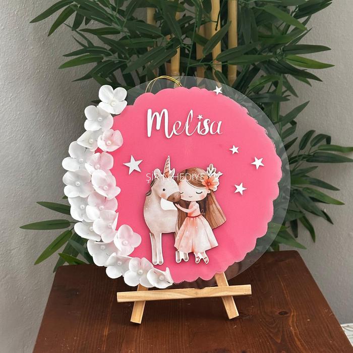 Şeffaf Boyalı Pleksi Pembe Kız Bebek Kapı Süsü İsimlik 30x30cm