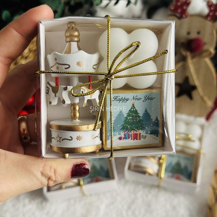 Yeni Yıl Temalı Ahşap Atlı Karınca Mum Çikolata Set
