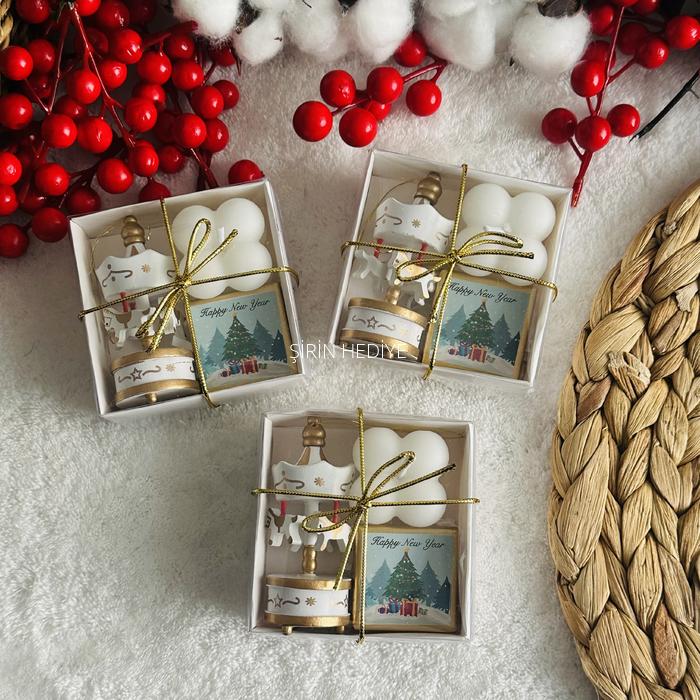 Yeni Yıl Temalı Ahşap Atlı Karınca Mum Çikolata Set