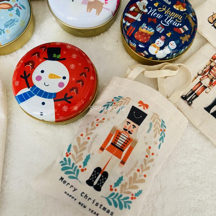 Yılbaşı Temalı Çanta ve Figürlü Teneke Mum Set Hediyesi