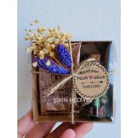 Kraft Kutuda Doğal Çiçek Nikah Nişan Söz Doğum Kahve Çakıltaşı Çikolata Hediyelikleri